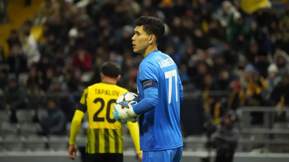 Темирлан Анарбеков попал в топ-3 вратарей Лиги чемпионов