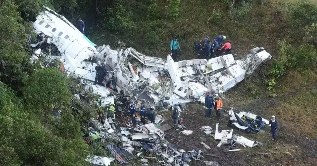  Бірде-бір адам тірі қалмады: Әуеге көтерілген ұшақ 12 минуттан соң апатқа ұшырады 