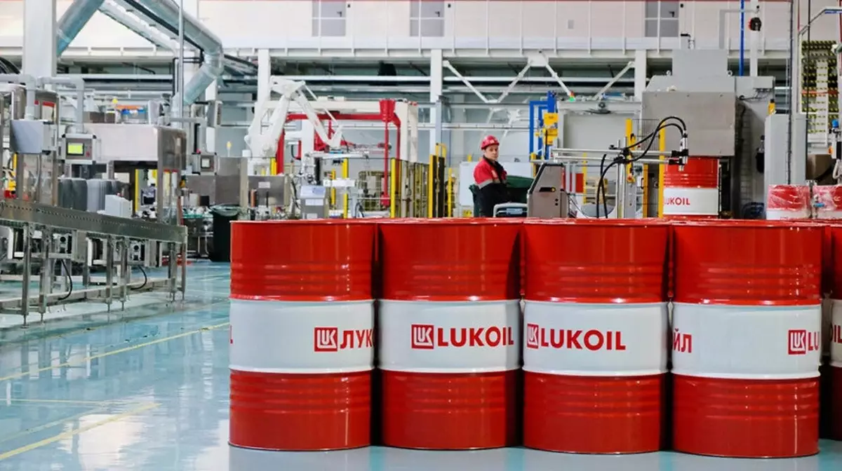 "Лукойл" отдаёт зарубежные активы американцам — Казахстан остаётся