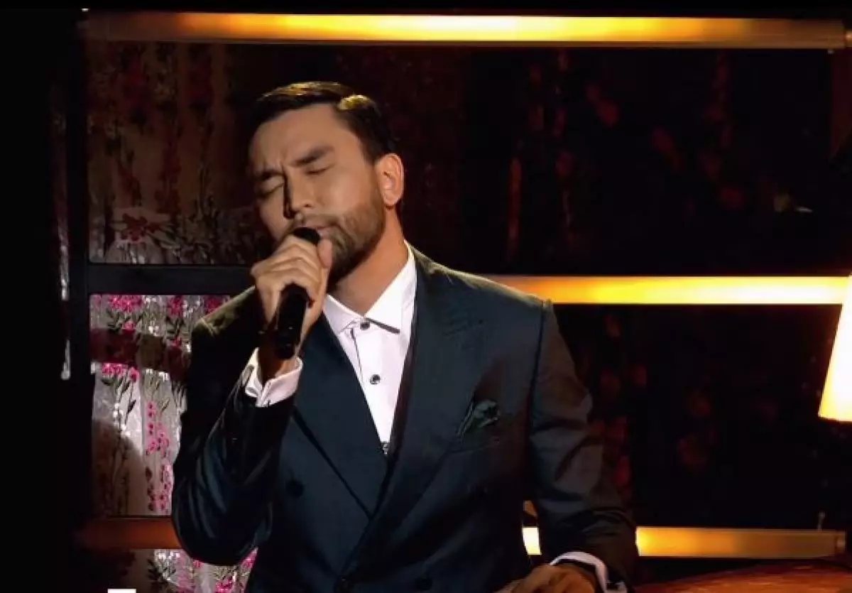 Amre очаровал казахстанцев исполнением песни Нургисы Тлендиева (ВИДЕО)