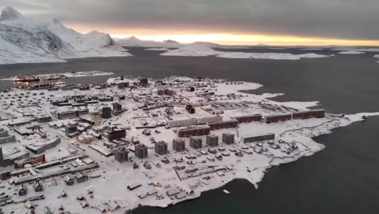 Дания направит военное судно в Гренландию