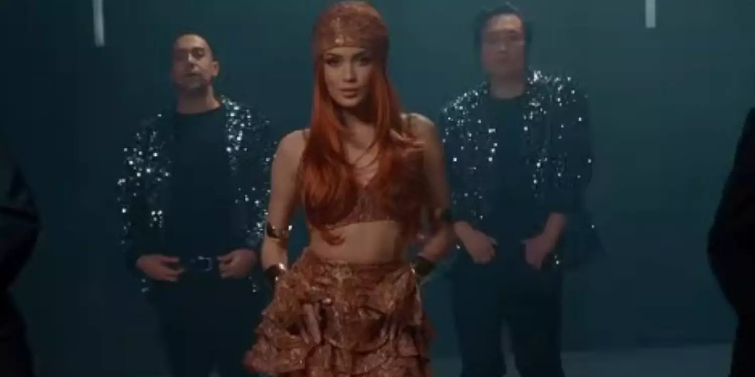 «Мүлде жараспайды»: Ақбота-Нұрдың жаңа клипі желіде қызу талқыға түсті