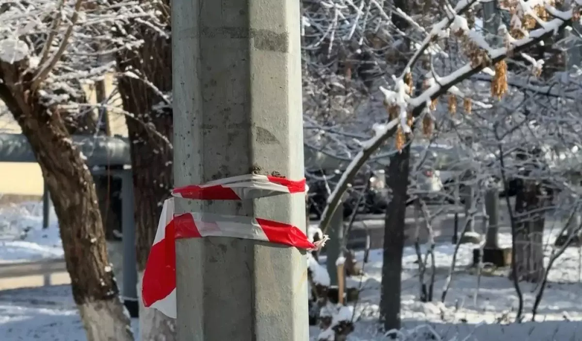 Жестокое убийство: в Шымкенте неизвестный зарезал женщину на улице и скрылся