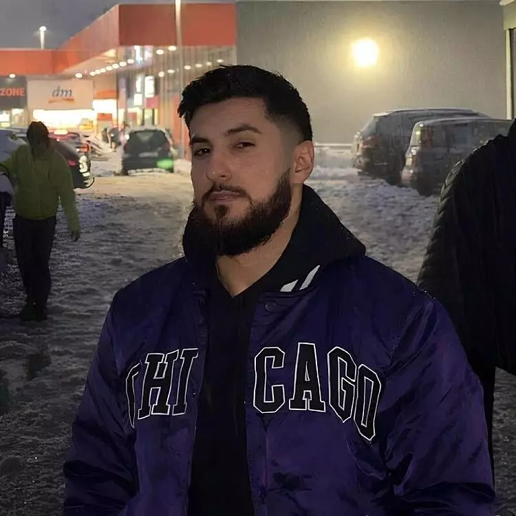 Житель Казахстана погиб в Азербайджане при оформлении документов.