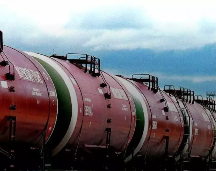 Казахстан наращивает экспорт бензина в Узбекистан.