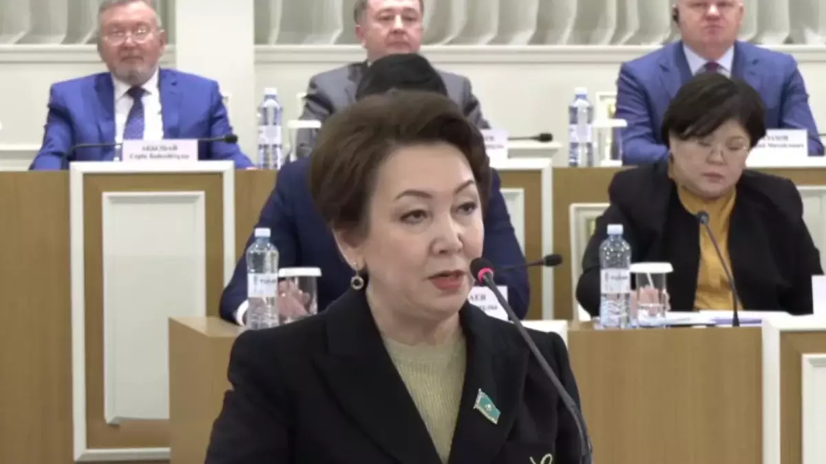 Вице-спикер Мажилиса: Необходима новая Конституция, а не фрагментарные поправки