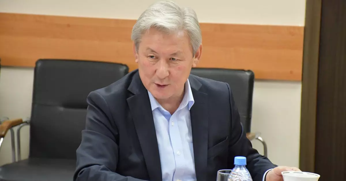  Қазақстандағы білім және тәрбие беру жүйесі зайырлы екенін Конституцияда бекіту қажет – Жақсыбек Құлекеев 