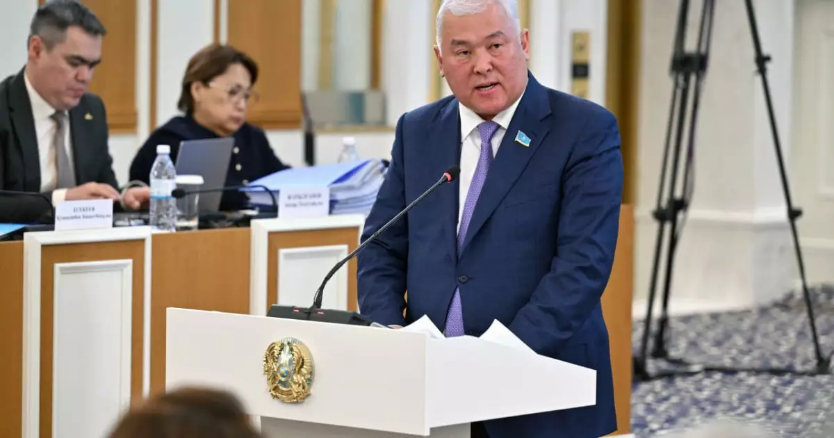  Мұрат Әбенов: Конституциядағы референдум атауын жалпыұлттық референдум деп өзгерту керек 