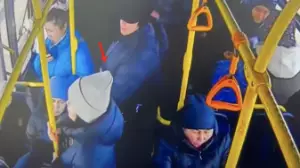 Алматыда  қоғамдық көлікте ұрлық жасады деген күдікпен әйел адам ұсталды