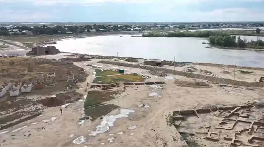 Три древних поселения обнаружили в Казахстане.