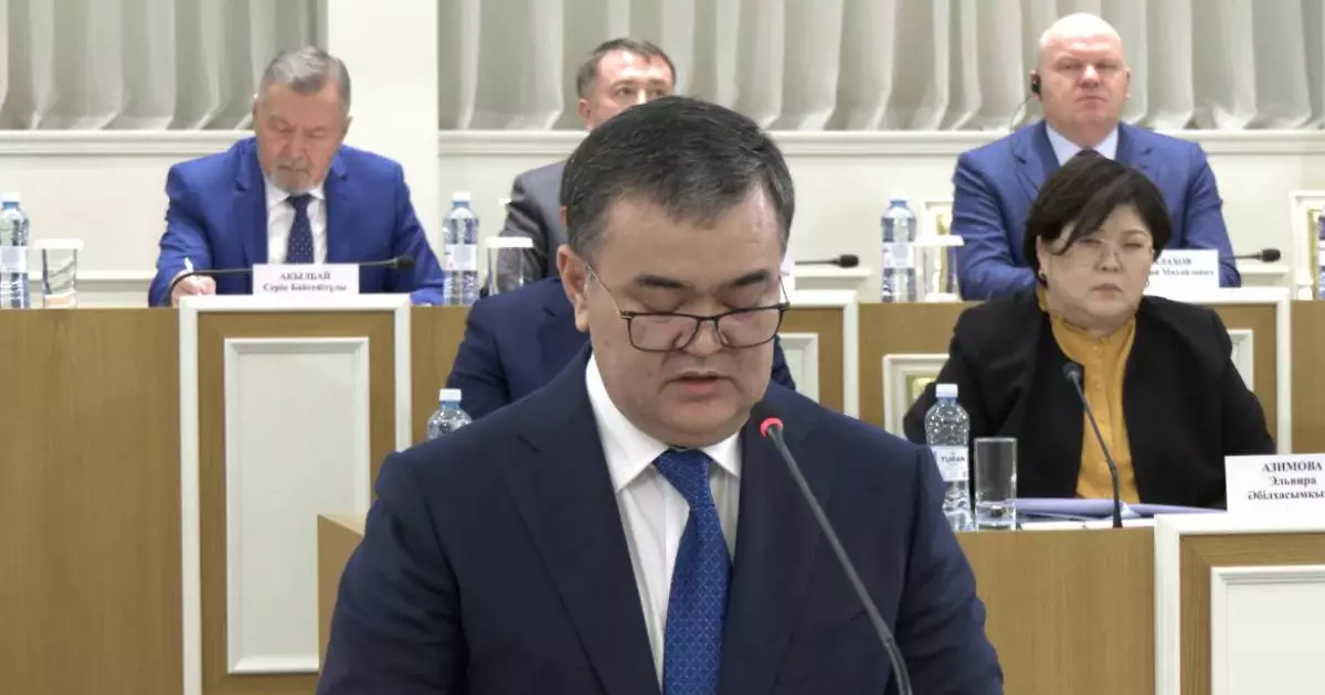  Жеңіс Қасымбек: Конституцияға «Заң мен Тәртіп» пен «Таза Қазақстан» идеяларын енгізу тұрақты даму моделін қалыптастырмақ 