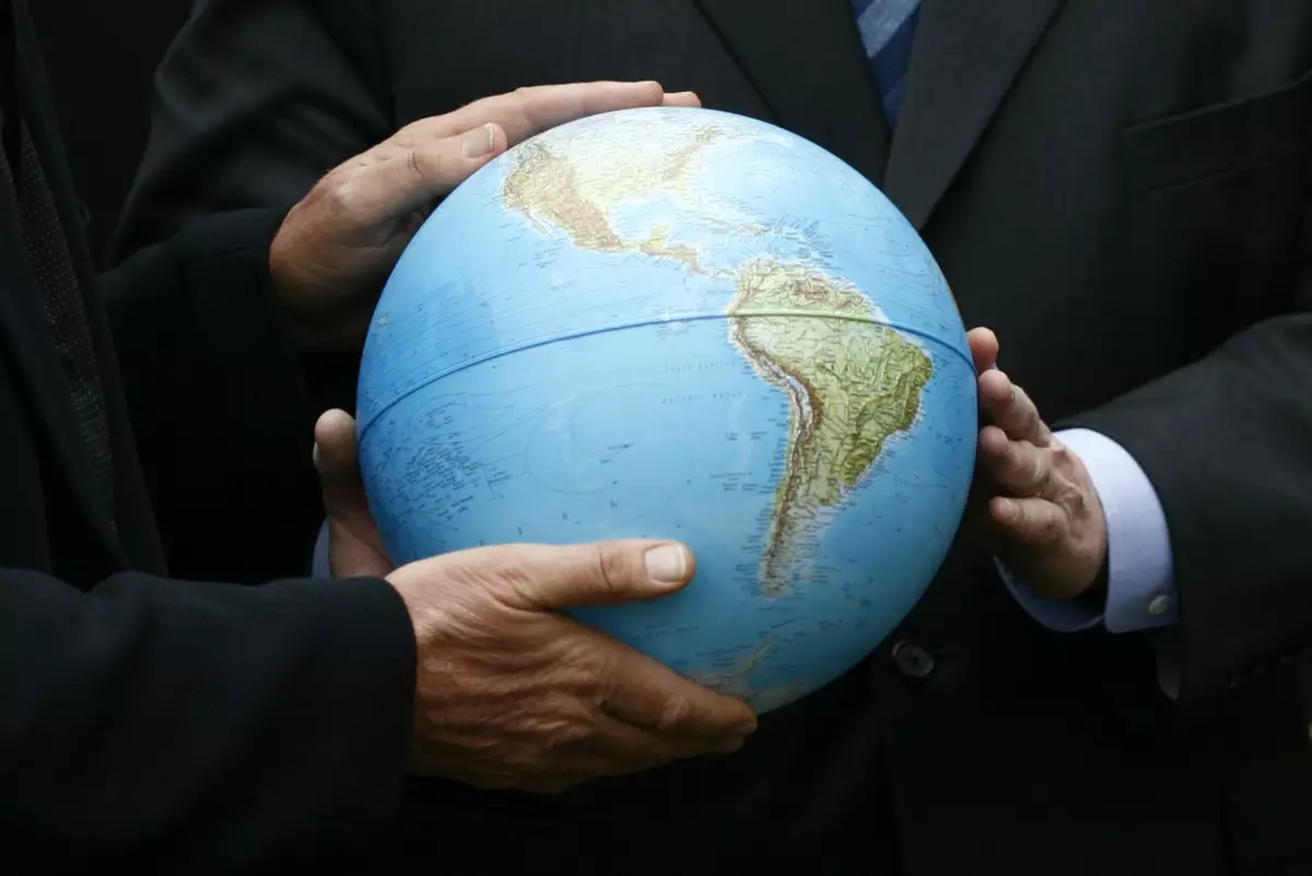 Политика мира должна быть детально закреплена в Основном законе — сенатор