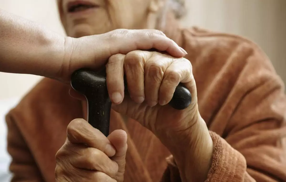 Қазақстанда балаларды ата-аналарына қамқорлық жасауға міндеттеу ұсынылды