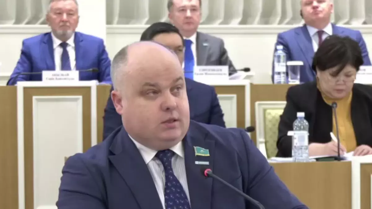 Конституционные изменения укрепят единство и безопасность страны, заявил Максим Рожин