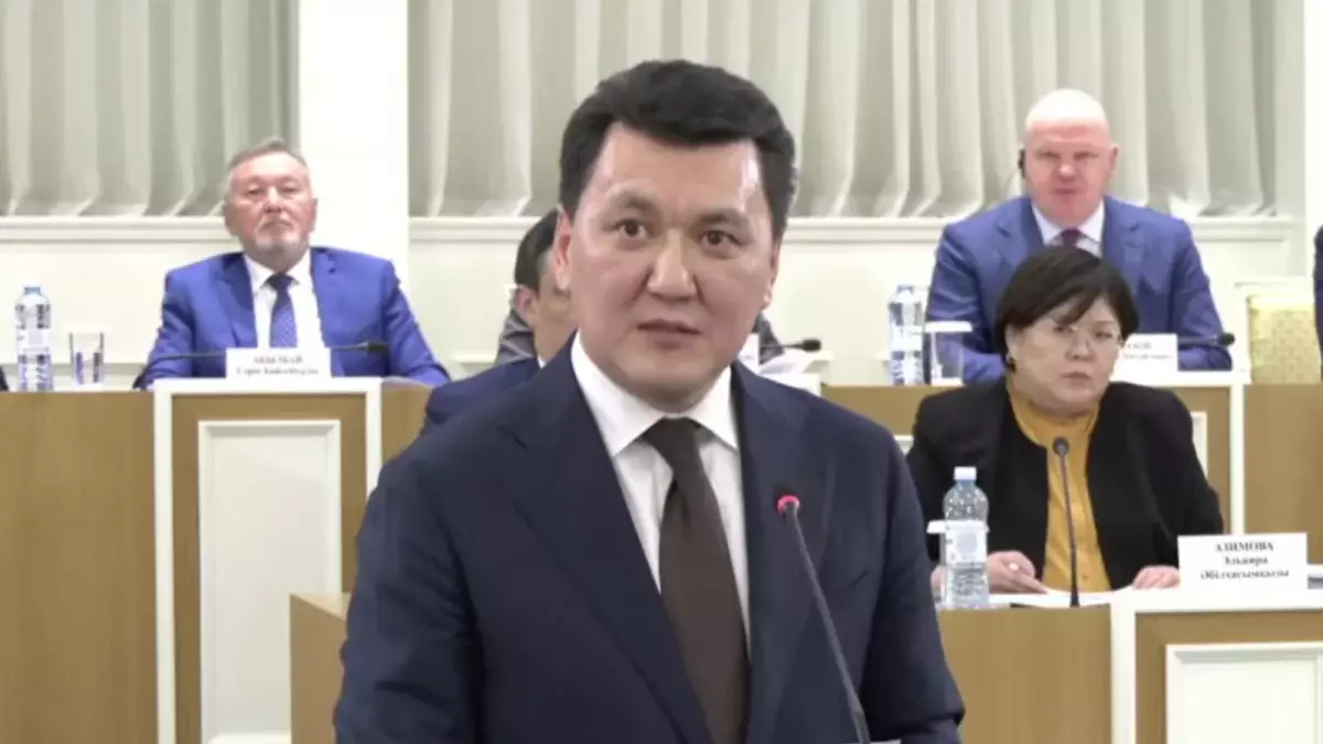 Это уже не правки, а новый смысл: Ерлан Карин о Конституции