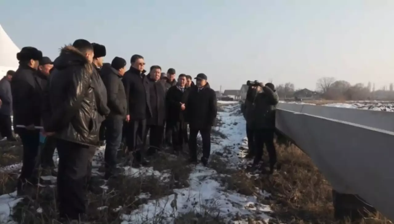 Бозумбаев ознакомился с состоянием гидротехнических сооружений Жетысу