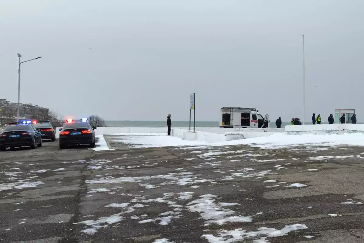 В Актау из Каспийского моря извлекли тело женщины