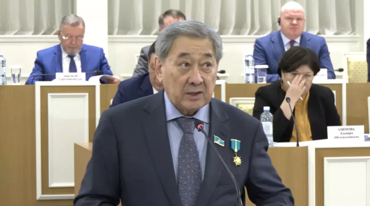 Мазмұндық жақтан үндес:: депутат Құрылтай мен Халық кеңесінің жұмысы жайлы айтты