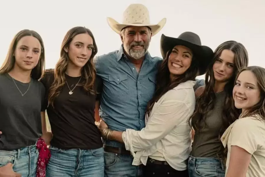 "Жұрттың ақылы керек емес": Әйел төрт қызына бірдей есім қойған