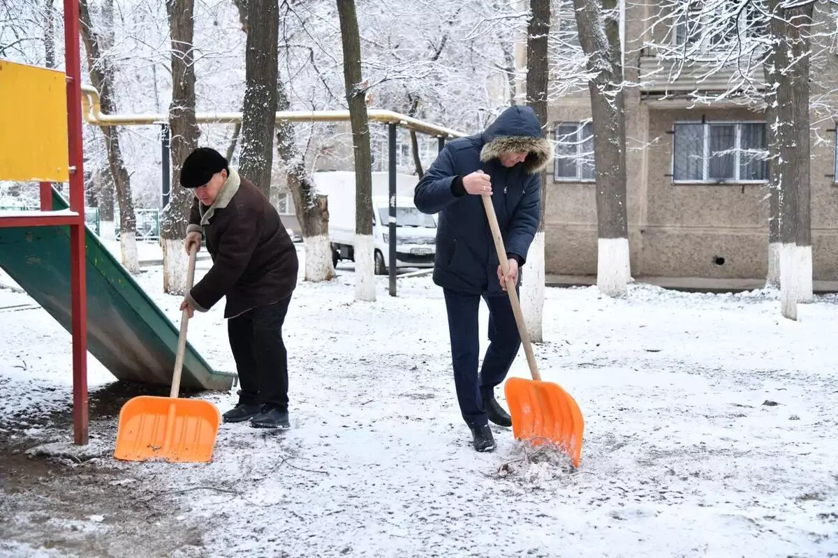 От уборки улиц до экопросвещения: «Таза бейсенбі» проходит по всему Казахстану