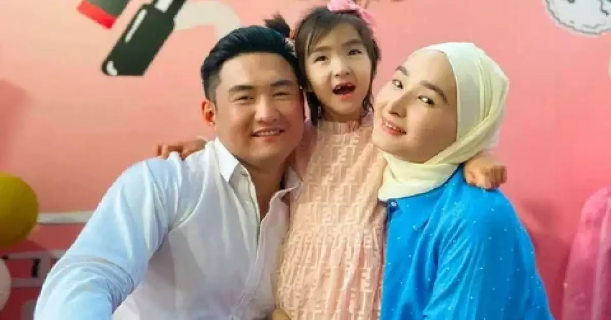   «Орнымнан тұрып, жүріп кетсем екен...»: әнші Төреғали Төреәлінің қызы жұрттың жүрегін елжіретті (видео)   