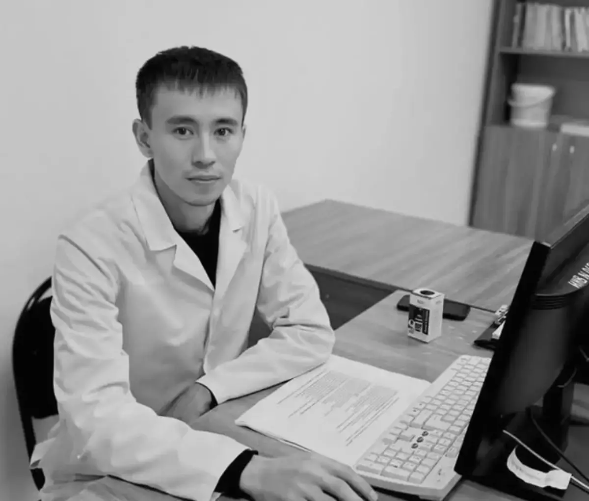 В Жанаозене коллеги выразили соболезнования родным убитого врача - новости на Lada.kz 29.01.2026