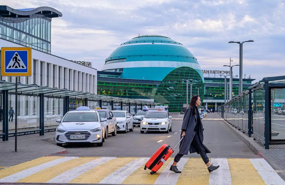 Казахстан вводит электронное разрешение для безвизового въезда