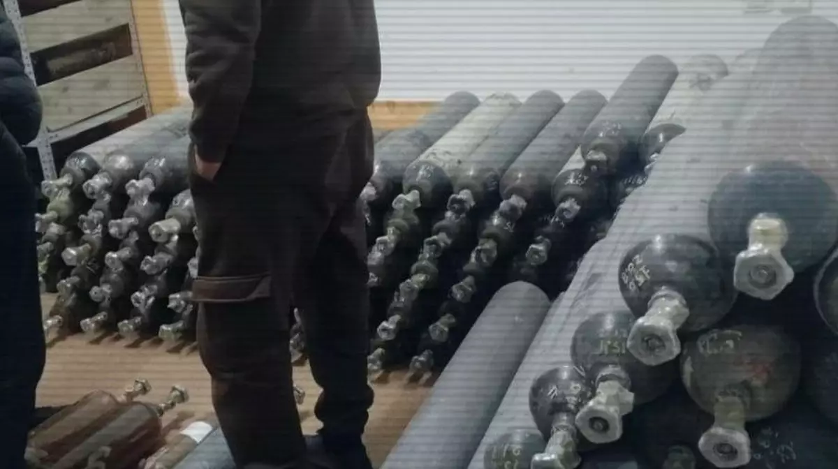 В Шымкенте изъяли 416 баллонов с закисью азота
