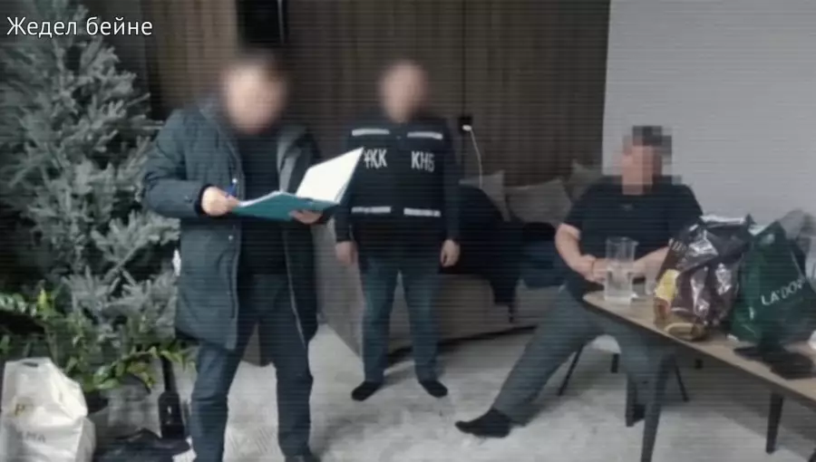 Миллиондаған теңге пара алған: ШҚО-да екі шенеунік қамауға алынды