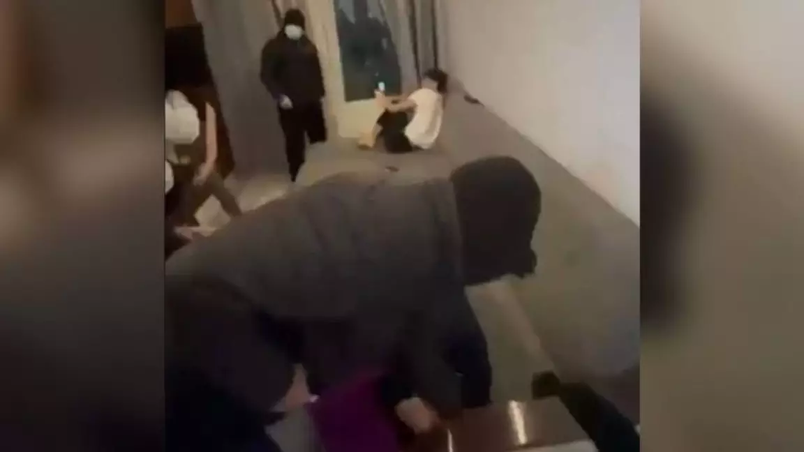 Үйге басып кіріп, қарумен қорқытқан: Алматыда бірнеше адам ұсталды