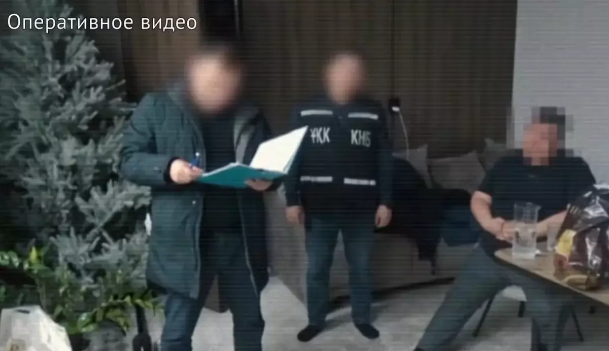 97 тысяч долларов нашли при обыске у главы управления транспорта ВКО