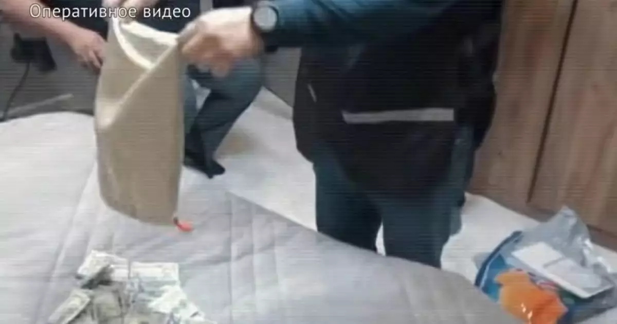  ШҚО-да жоғары лауазымды қызметкерлер пара алу күдігімен ұсталды 