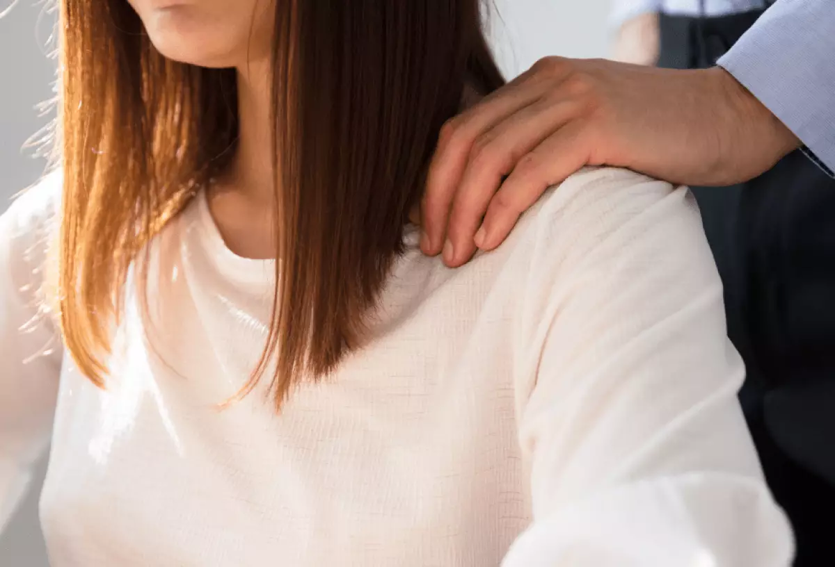 Түркістанда полицейлер жас қызды жыныстық қатынасқа мәжбүрлемек болды деген күдікке ілінді