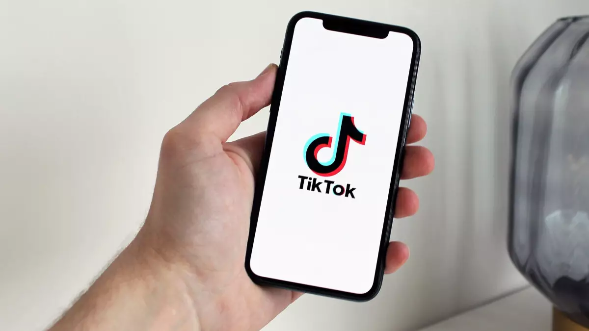 Мұғалімді TikTok-та балағаттаған: Оқушының ата-анасына айыппұл салынды