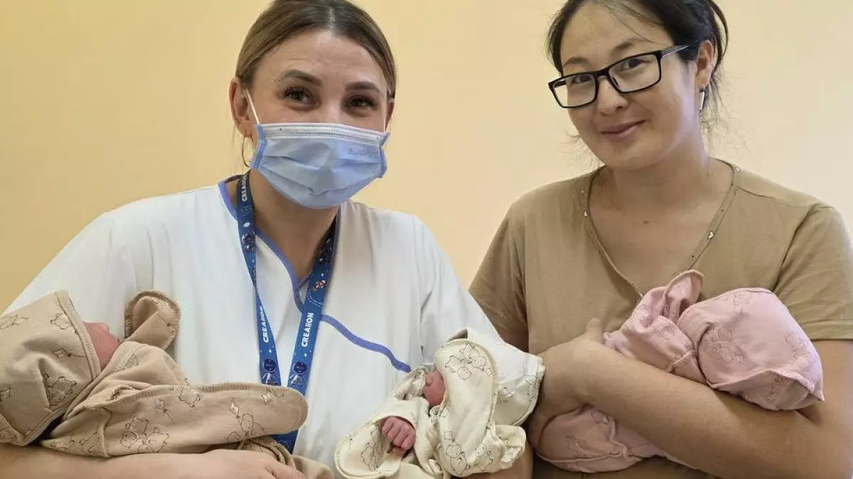 «Үш өреннен кейін, үш қызғалдақ»: Қостанай облысында үшем дүниеге келді