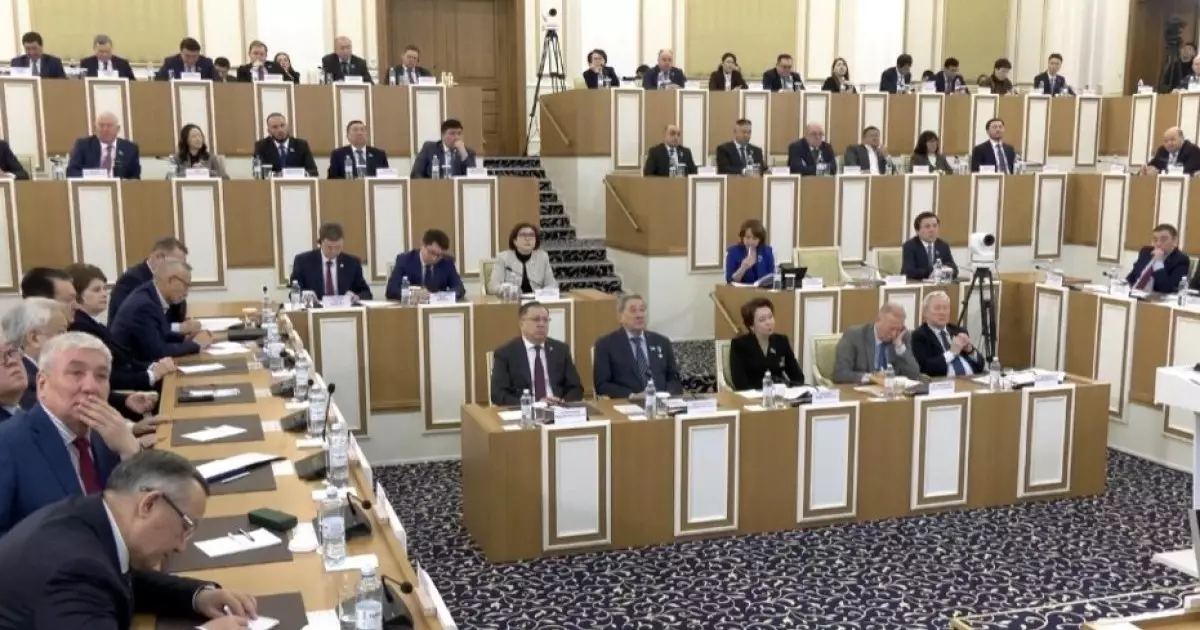  Президент: Комиссия мүшелері `жаңа Конституция қабылдау керек` деген пікірге келді 