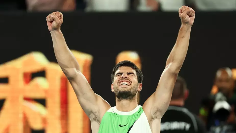 Лучший теннисист мира в драматичном матче вышел в финал Australian Open