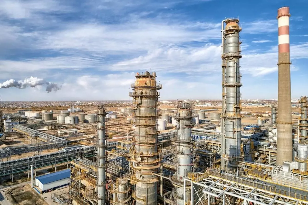 В Атырау началась проверка АНПЗ после превышений сероводорода и угарного газа