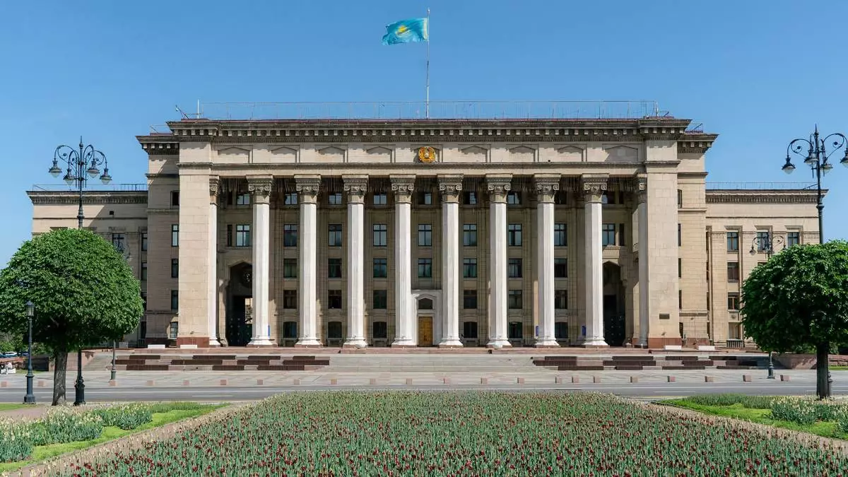 Назарбаев қоры Алматыдағы ҚБТУ ғимаратын мемлекетке тегін берді