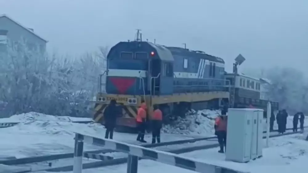 Тепловоз сошёл с рельсов в Семее: начато расследование