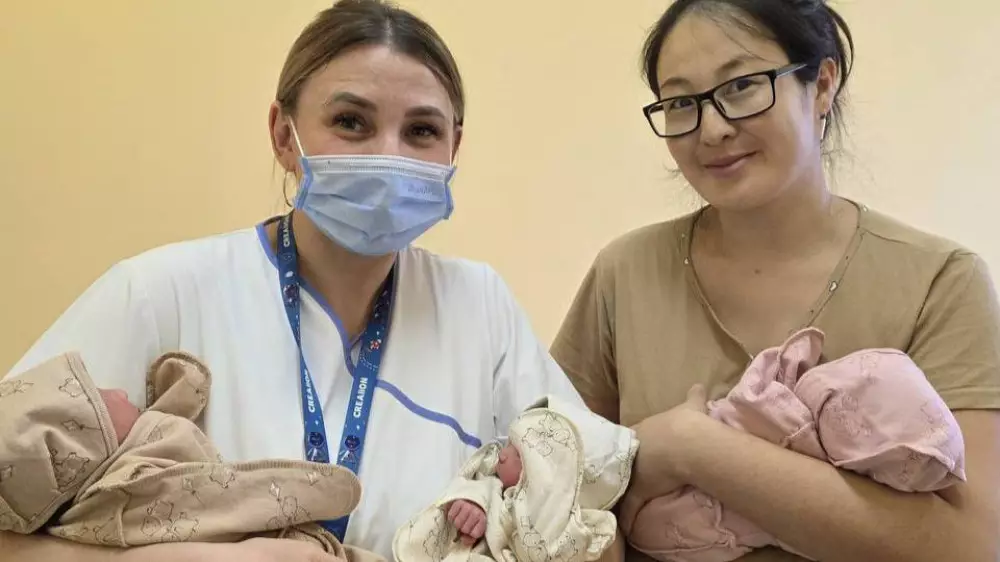 Жительница Костанайской области родила тройню и стала мамой шестерых детей