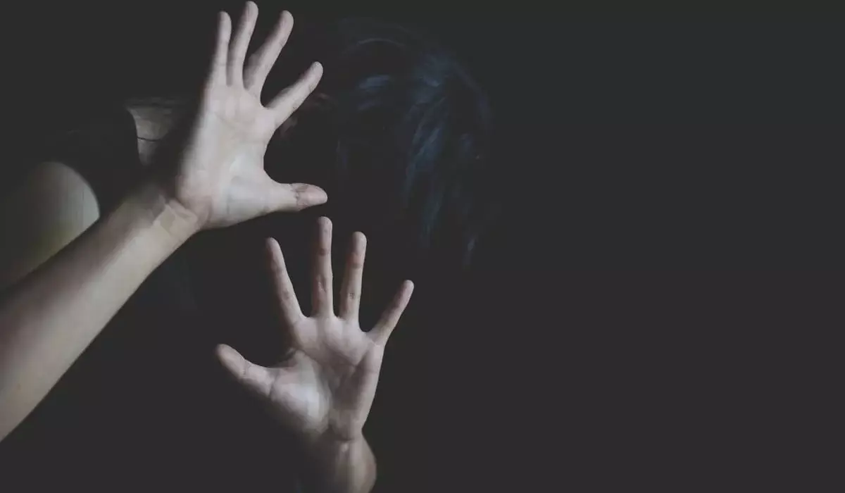 18-летняя жительница Туркестана обвинила трех полицейских в принуждении к интиму