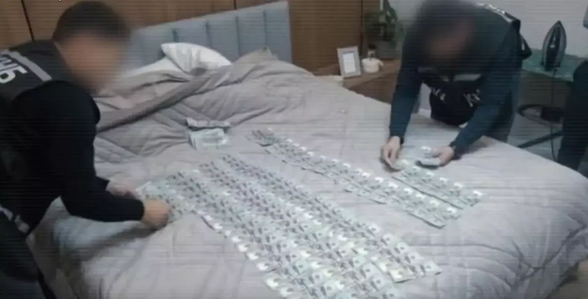 134 млн тенге и тысячи долларов: КНБ задержал высокопоставленных чиновников ВКО - новости на Lada.kz 30.01.2026