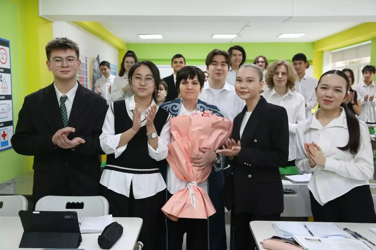 Алматинскую учительницу химии поздравили с попаданием в топ-50 Global Teacher Prize
