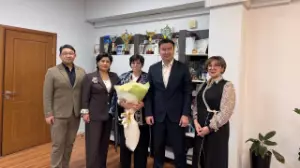 Алматылық химия пәнінің мұғалімін Global Teacher Prize байқауының үздік елулігіне енуімен құттықтады