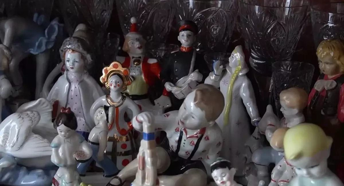 Фарфоровое наследие: как жительница Уральска сохраняет миниатюрную историю прошлых эпох