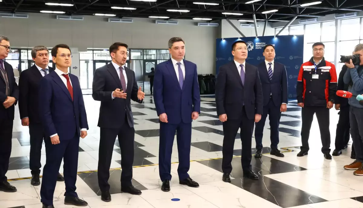 Олжас Бектенов проверил ход реализации проекта «Долина ЦОДов»