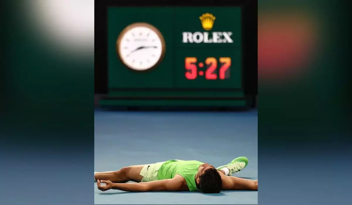 Алькарас вышел в финал Australian Open после драматичного пятисетового матча