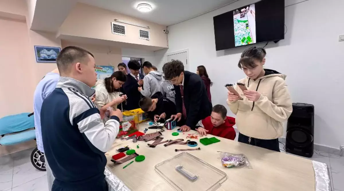 Команда Neura FTC провела мастер-класс по робототехнике для детей в Центре социальных услуг «Сенім»