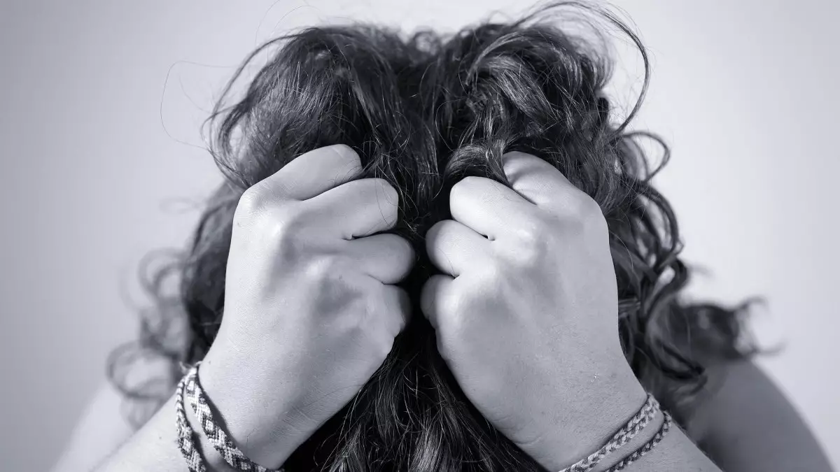 "Шашын жұлып, ұрып тастаған": Қарыз болған таныстарын соққыға жыққан екі зейнеткер жазаланды